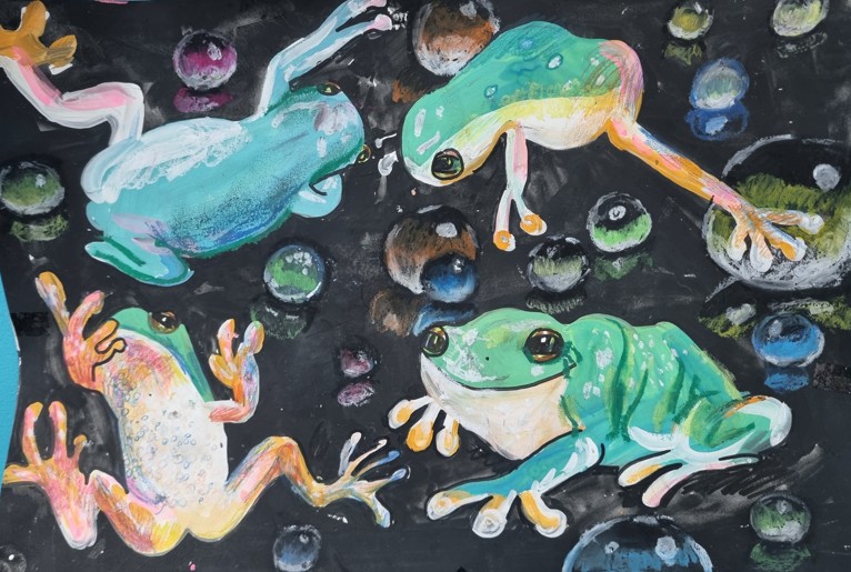 클로이 화이트트릭프록.jpg